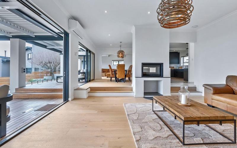 4 Bedroom Property for Sale in Camps Bay Western Cape